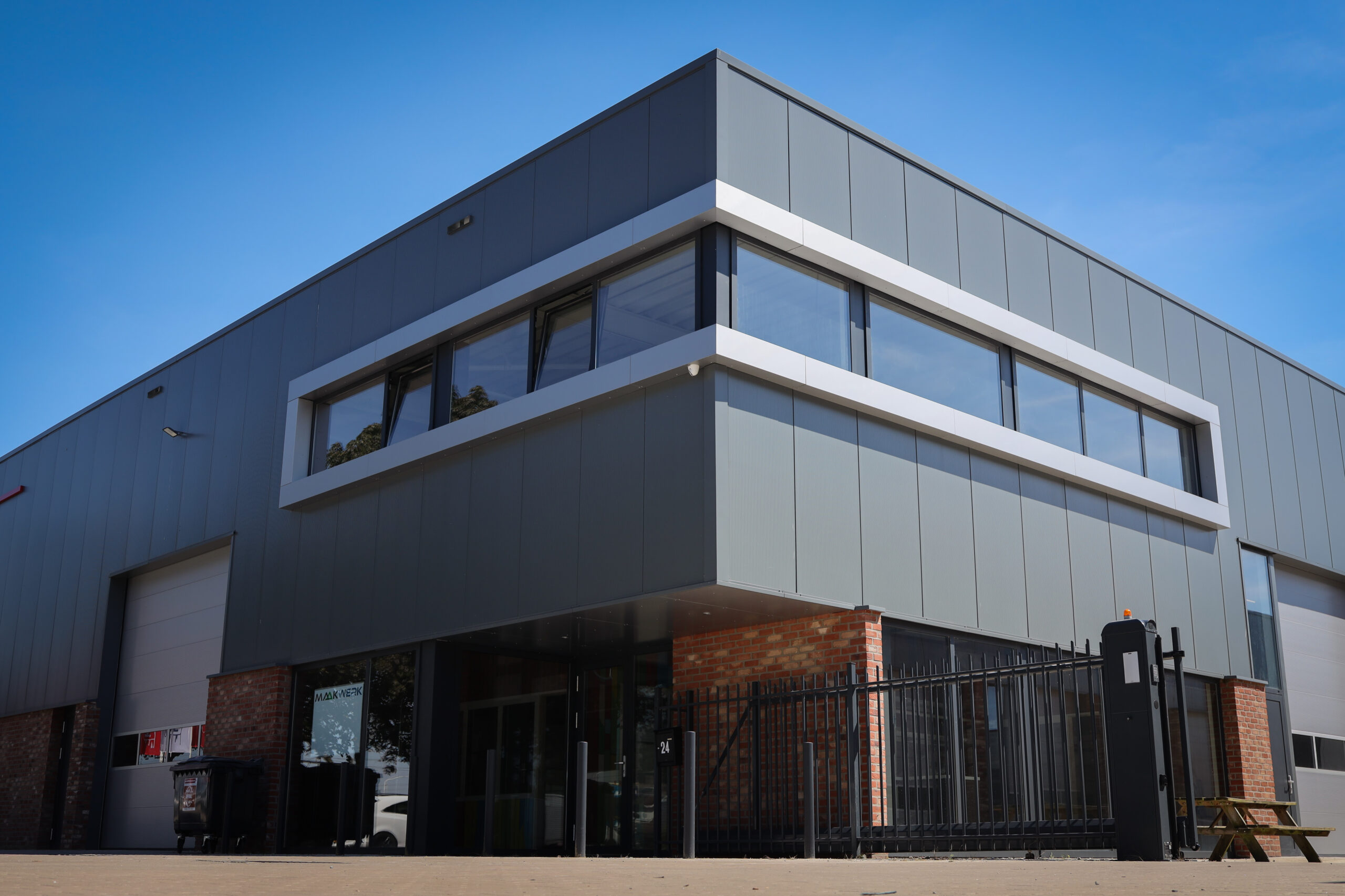 Unité de commande de charge VE794000 – Gestionnaire d'énergie 230V AC – Relais 60A pour systèmes photovoltaïques – Écran rétroéclairé – Vemer - Solar-1